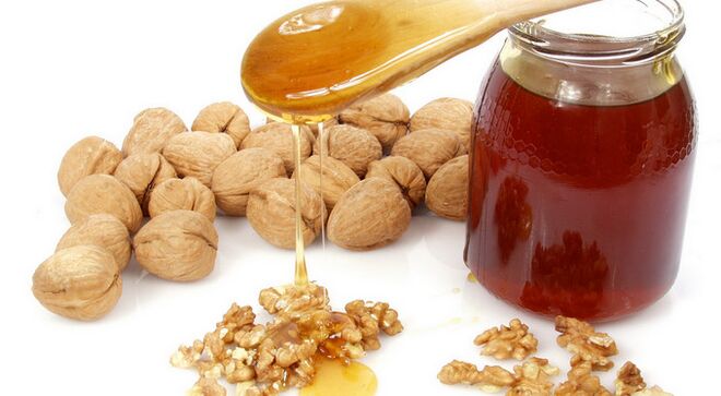 walnuts jeung madu pikeun ngaronjatkeun potency
